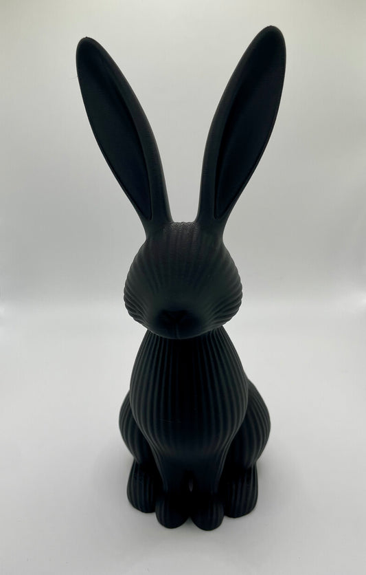 Sitzender Hase "Odin"